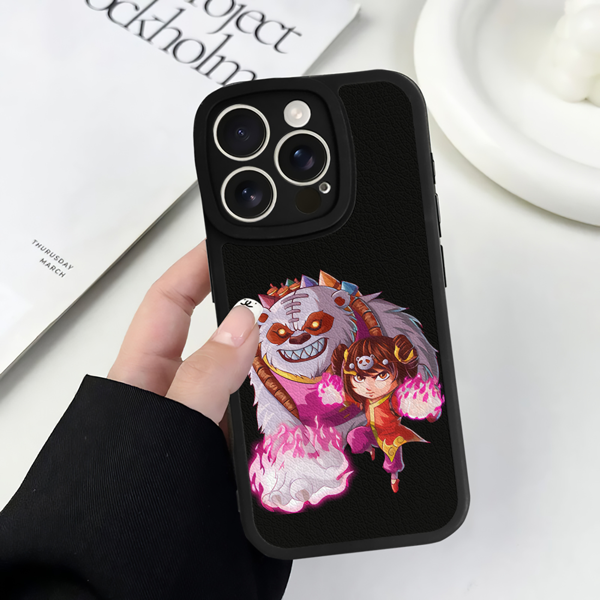 リーグ・オブ・レジェンド League of Legends LOL 【iPhone 16シリーズ対応】シリコンスマホケース（レザー調） 材質：シリコン